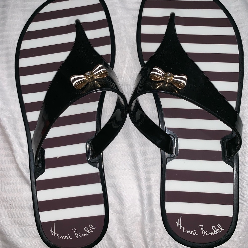 Henri bendel sandals